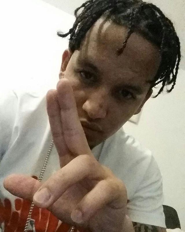 012TV's tweet photo. FOLLOW a mi loko
yungsarria_l.gvng L.GVNG! https://t.co/So6rPfdNSc