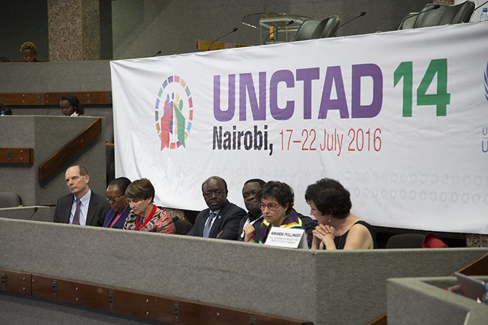 ITCnews's tweet image. No country will achieve economic growth if women are left behind, @AranchaGlezLaya #UNCTAD14 #WIF2016 #SheTrades