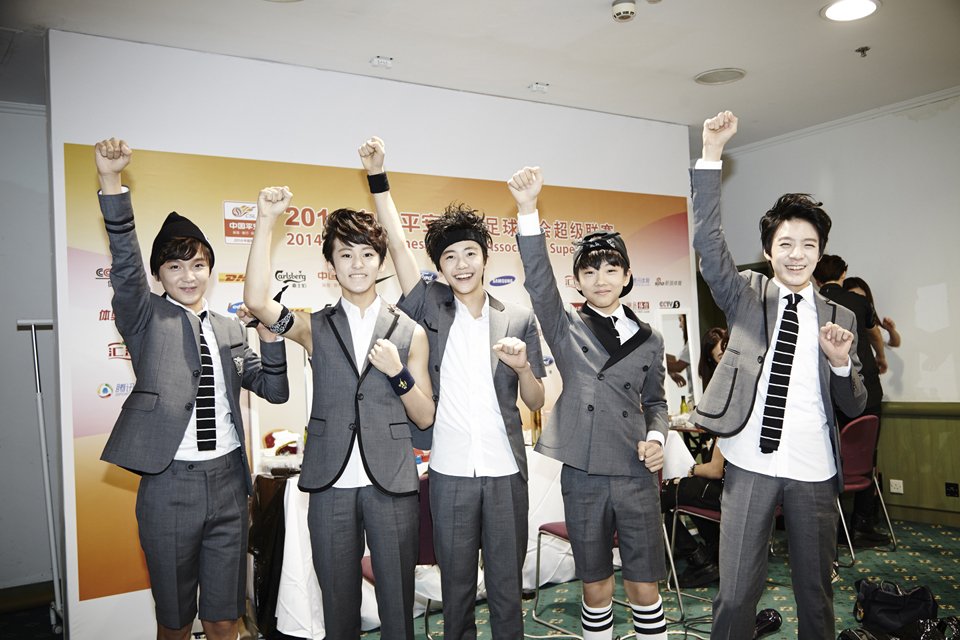O7220205's tweet photo. 지성이 귀여워^~^♥♥♥♥ https://t.co/cVjDOMnAH6