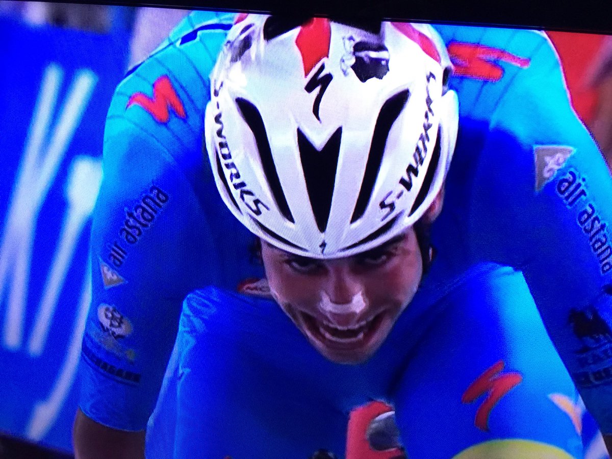 Questa maschera, grinta feroce, vale il podio nella crono a <a href="/LeTour/">Tour de France™</a> ... Enorme <a href="/FabioAru1/">Fabio Aru</a> <a href="/VBugnone/">Valentina Bugnone</a> <a href="/BeppeMartinelli/">Giuseppe Martinelli</a>