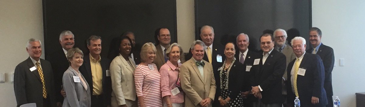NCCommColleges's tweet photo. @jimmiewilliamso regional meeting #2 with our "North Central" family. Thx for hosting us @waketechcc! #NewSystemPres https://t.co/XLcLS5pduq