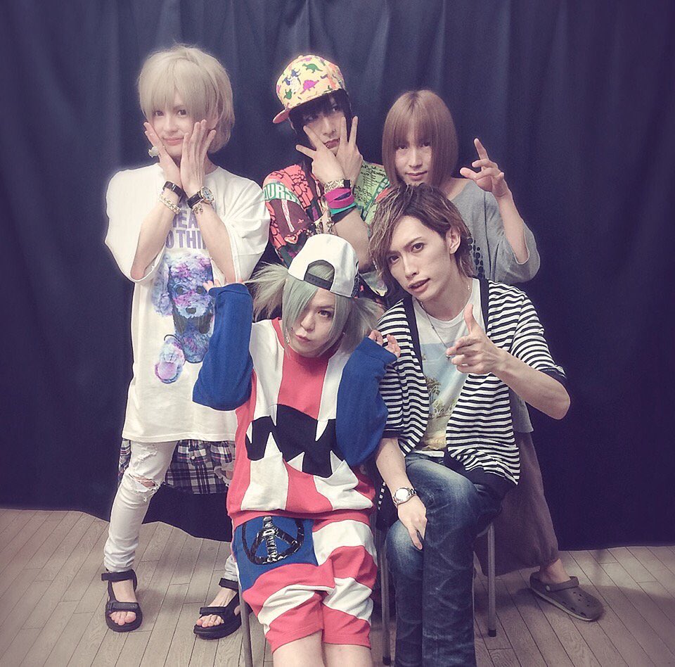 damipicham's tweet photo. 三重県住み成人済みの春子です💓💓
春さんのいるところにえんやこらしてます＼(^o^)／✨
よければフォローしてください＼(^o^)／
右のほっぺに偽物ついてます✨
#わんこさんと繋がりたい
#いつ愛どこ愛 https://t.co/CDxaZZc7vp