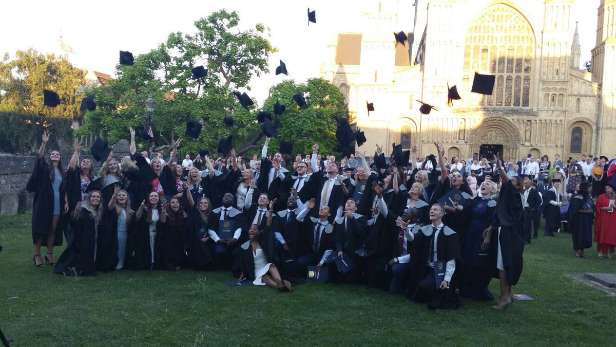 JadeeHenderson's tweet photo. An amazing group of people 🎓🎉 #kentgrads https://t.co/DwpcJRwqTQ