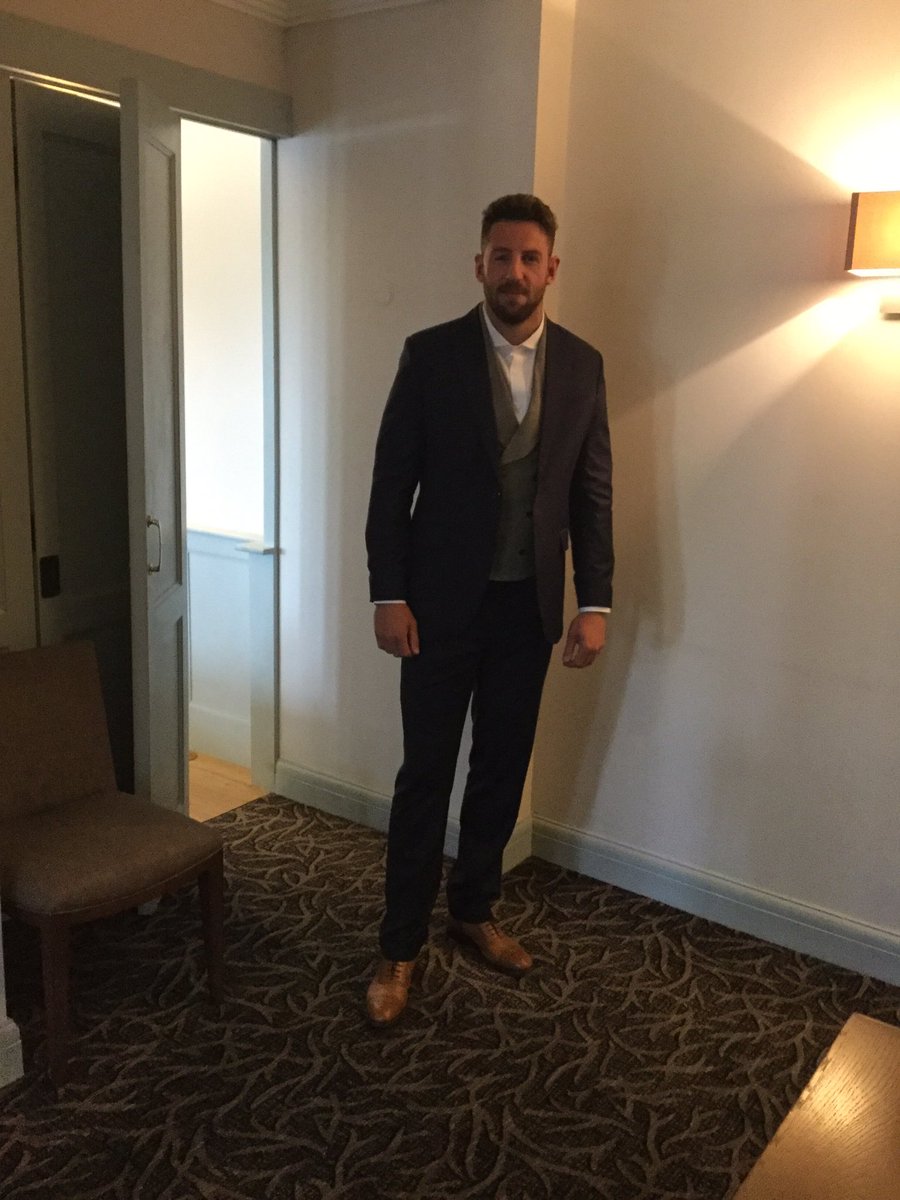 NPbespoke's tweet photo. @acuthbert11 super super sharp! Awesome gent& lovely couple ๐๐๐ #suitedandbooted w/ @broguetrader_ #fashionblogger https://t.co/fhxTbEPMWL