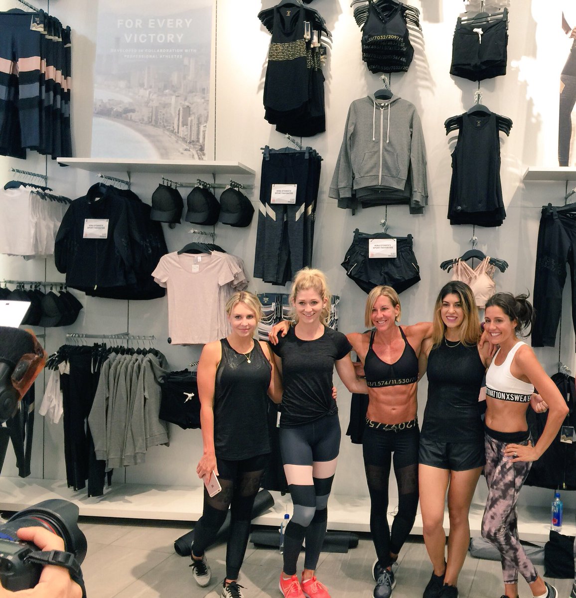 PrettyConnected's tweet photo. Awesome workout with @kirastokesfit at @hmusa for the debut of H&amp;M #ForEveryVictory Sport Collection #HMSport #ad https://t.co/Gvb2krgg56