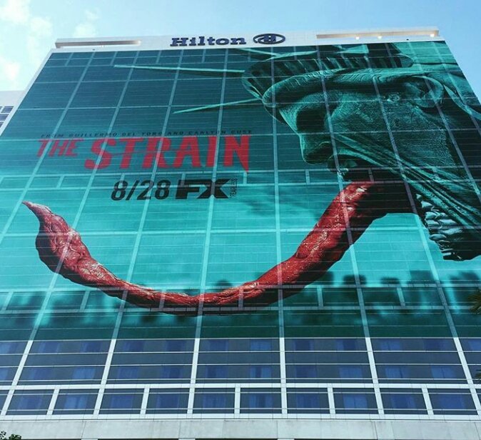 TheStrain_Serie's tweet photo. #SanDiego se engalana para recibir la tercera temp de @TheStrain_Spain y para los asistentes al #SanDiegoComicCon https://t.co/WTUTBEP0hY