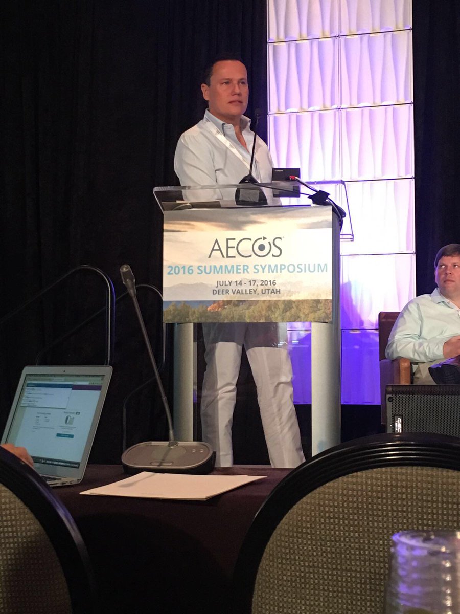 Medipolis_ec's tweet photo. Dr. Mertens @summer symposium @AECOSurgery in Deer Valley @werneringels @JeroenClaeys @Doktermertens https://t.co/3DfKURMpTB