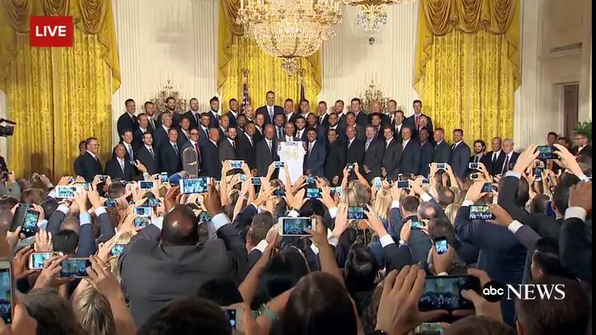ABC's tweet image. Pres. Obama poses with the World Series champions the Kansas City Royals at the White House.