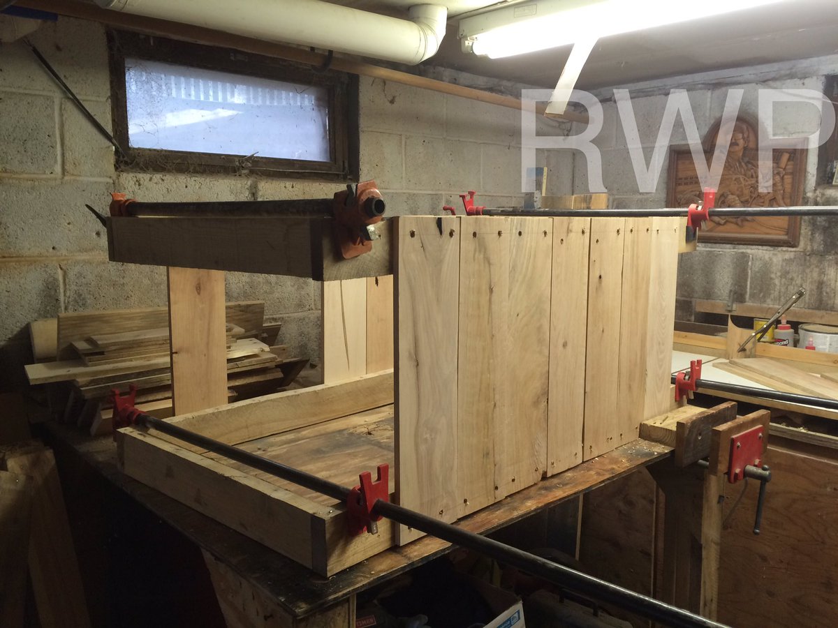 palletwoodpro's tweet photo. Back at it. Coffee table and will make matching end table. Leaving it unfinished so buyer can pick color https://t.co/ml5KGjYVWy