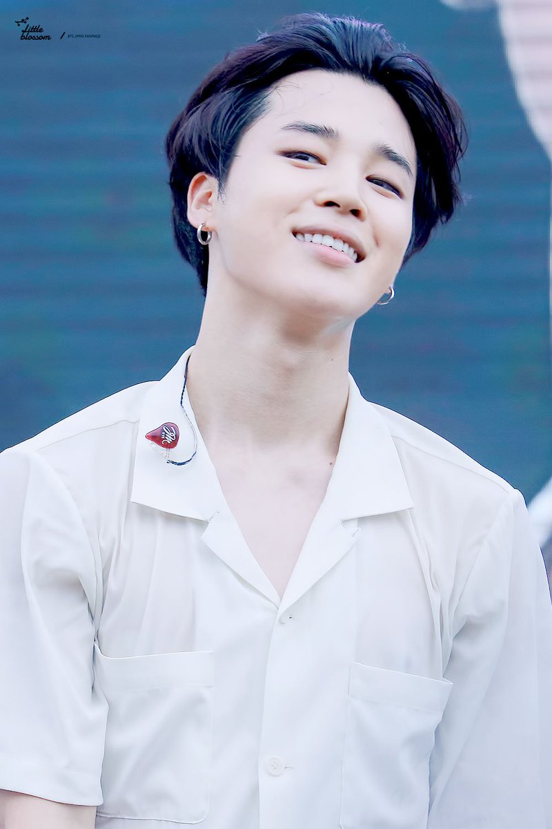 Jimin's crooked tooth - Celebrity Photos & Videos - OneHallyu