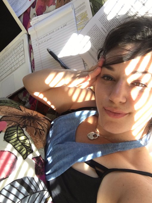 I made a nest out of my research #scienceissexy #wokeuplikethis #collared https://t.co/wE0tl8Z9K5<a href="/tag/scienceissexy"class="tags">#scienceissexy</a><a href="/tag/wokeuplikethis"class="tags"><span>#wokeuplikethis</span></a><a href="/tag/collared"class="tags"><span>#collared</span></a>