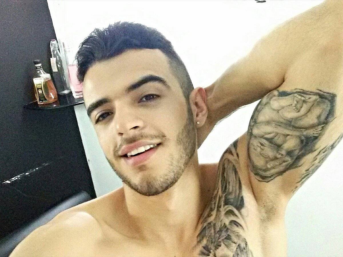 adam4adam's tweet photo. Jessid is LIVE on cam now!
Watch here https://t.co/gV4EuT4OP3 #Gay #CamShow https://t.co/UujCkETQtQ