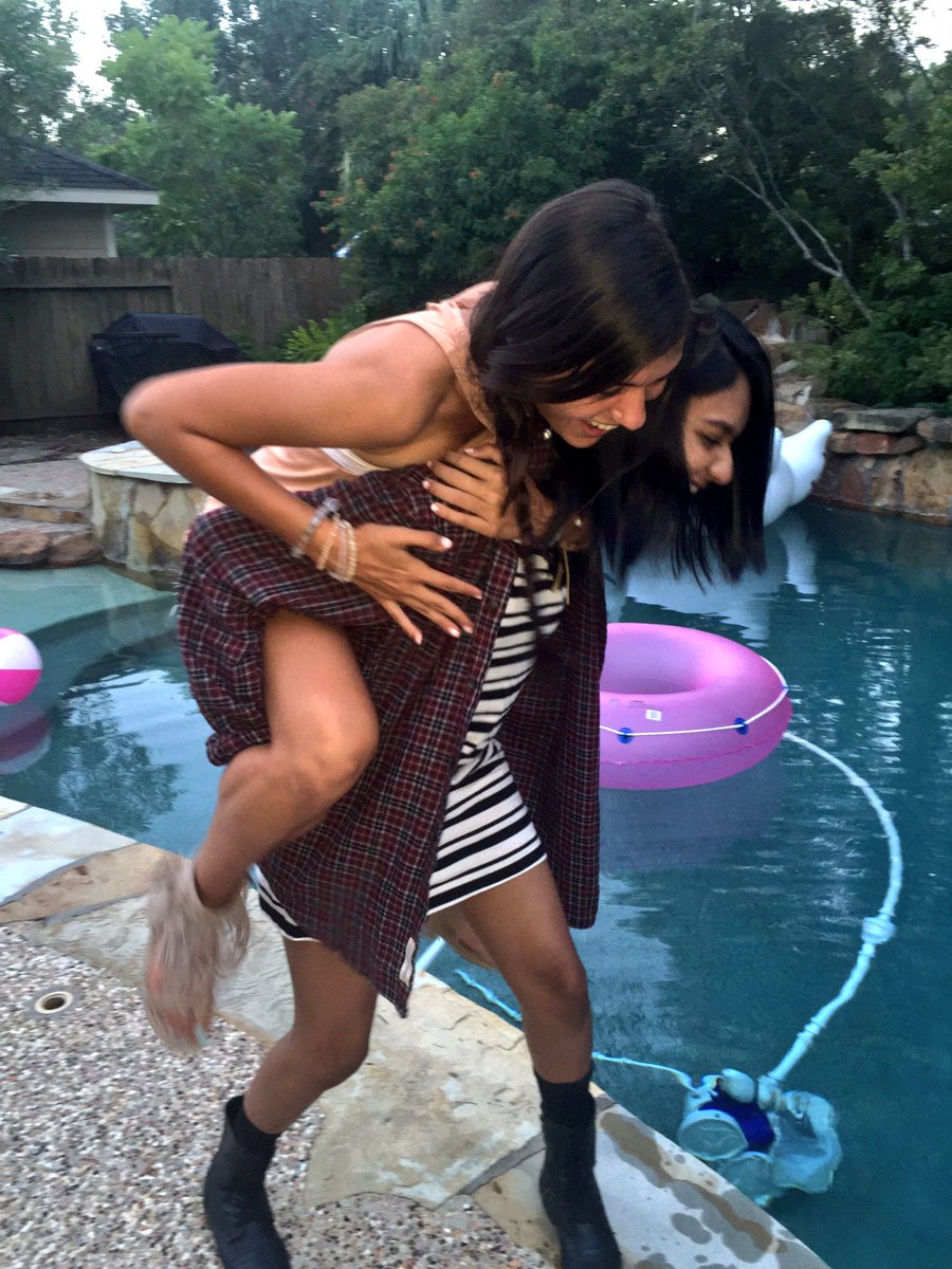 zarryxlove_'s tweet image. #1DisOverParty