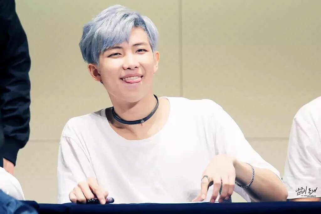 randomBTSpics tweet picture