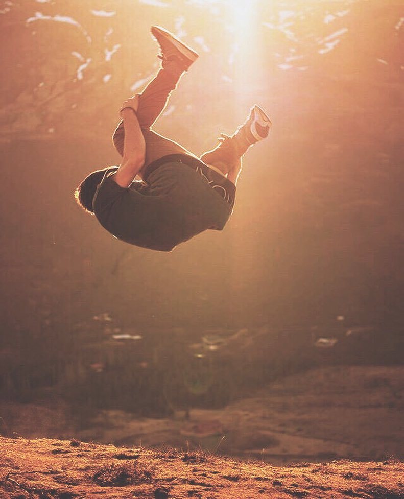 RoamThreads's tweet photo. The golden hour.
📷// @hybrid_dynamic_media As always, #Roamfurther .
.
.
.
.
#Parkour//#Fr… https://t.co/Mdvqvc5sNU https://t.co/2jnnYAYBKj