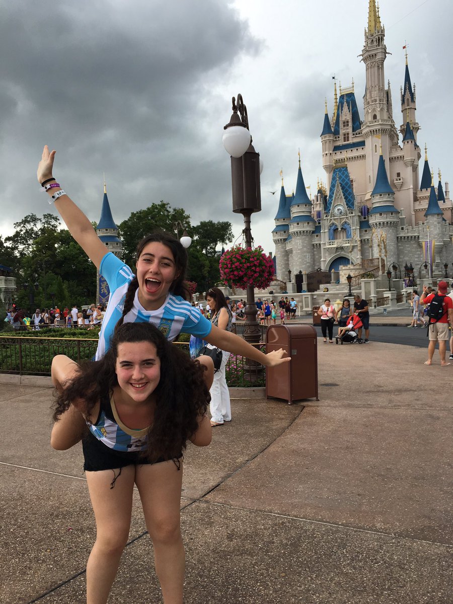 malemastra's tweet image. #FuntimeFriends bus 3 violeta ❣❣ te amo amiga