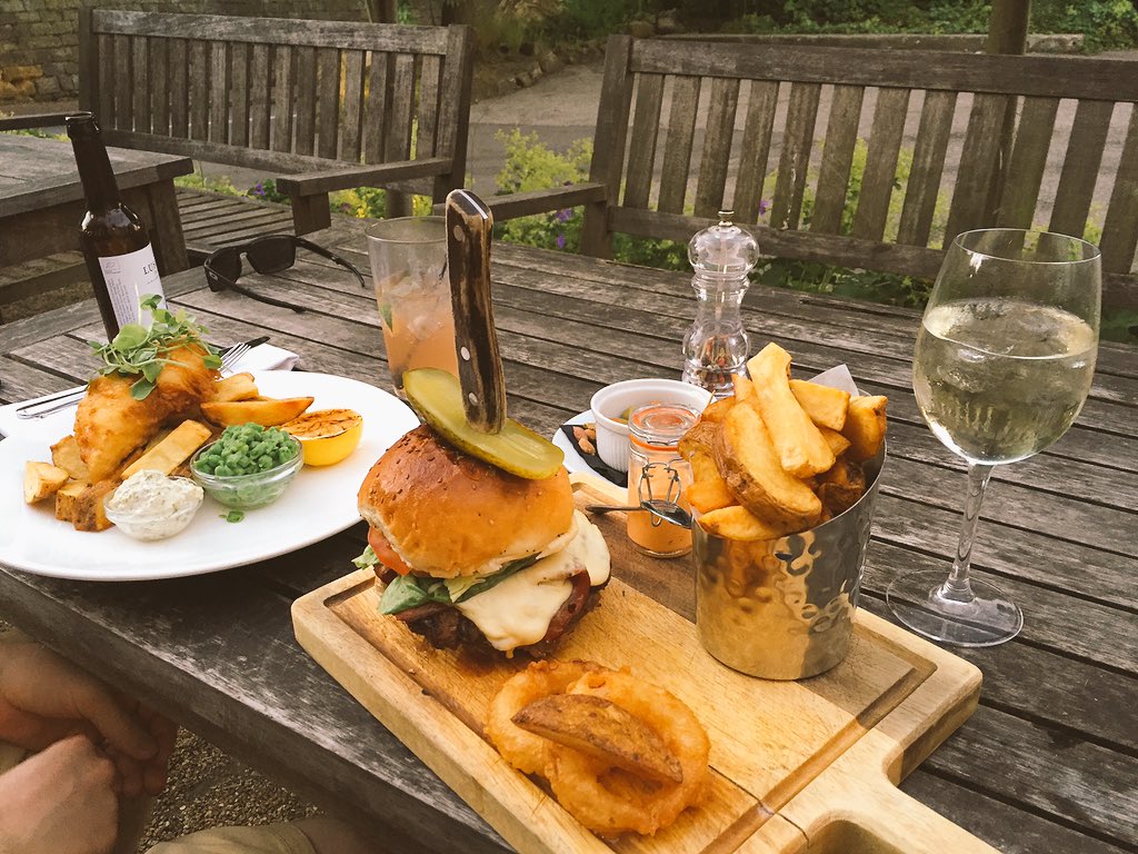 abigails_pantry's tweet photo. It was such a beautiful evening on Tuesday sitting outside @GDSpeldhurst #eatlocal #TunbridgeWells #Speldhurst https://t.co/nUSh0bYTnh