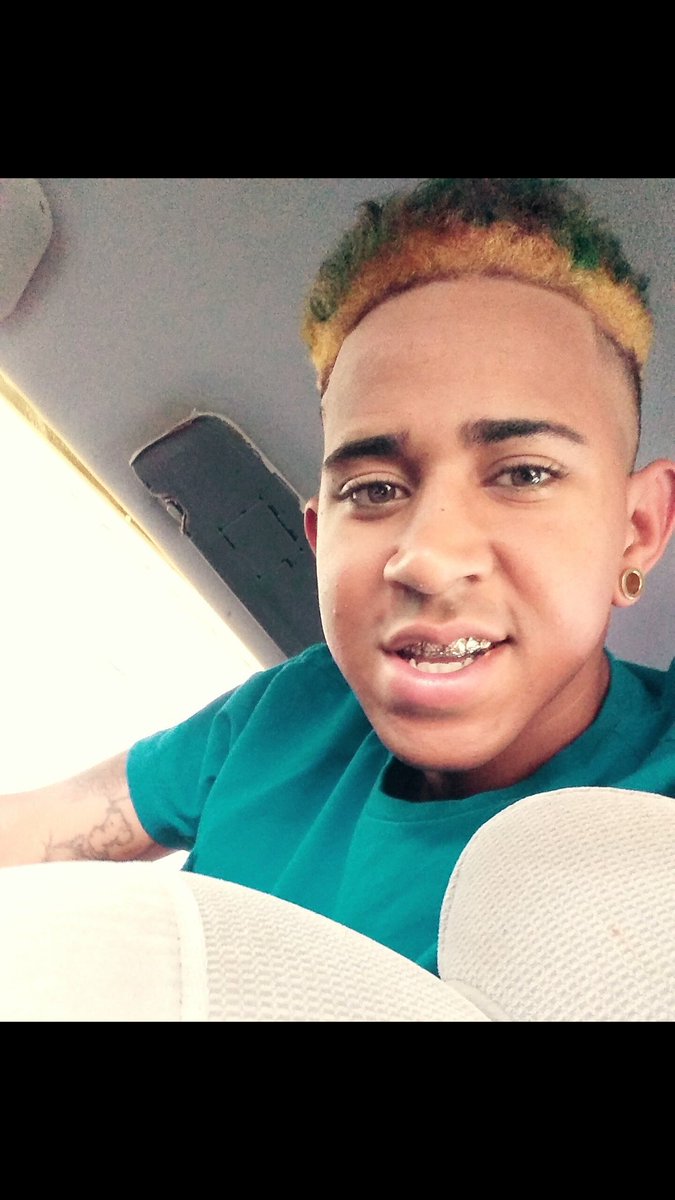 RH99504's tweet photo. Look at this ol goofy dragon ball z lookin ass nigga https://t.co/VOguf9Yirg