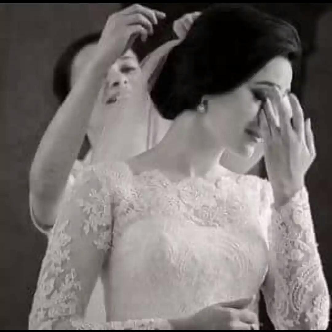 ولاتخبصونه بمهركم 

انه ابوي تزوج ..امي 

وچانت الترچيه ..خيط