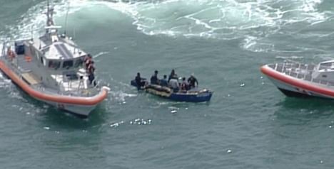 UPDATE: Boat of #Cuban migrants picked up by Coast Guard off #KeyBiscayne. bit.ly/2abUCG2 https://t.co/EEqhc2XnlH