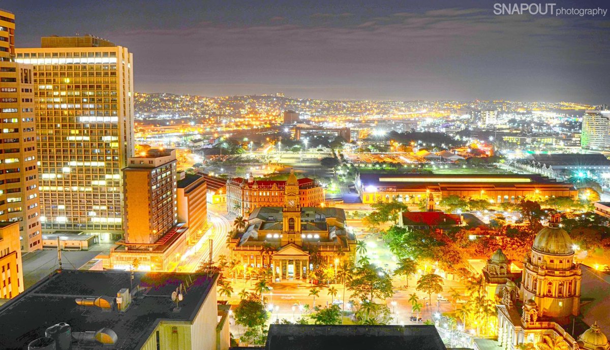 5StarDurban's tweet photo. Durban all lit up and looking pretty during the @AIDS_conference 2016
Pic: @snapoutphoto #Durban #5stardurban https://t.co/R7BNJmt3RW