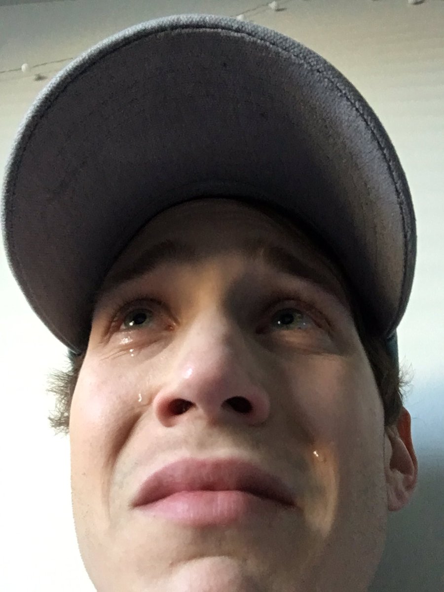 eearthlingryan's tweet image. just logged into twitter and  #OneDirectionIsOverParty