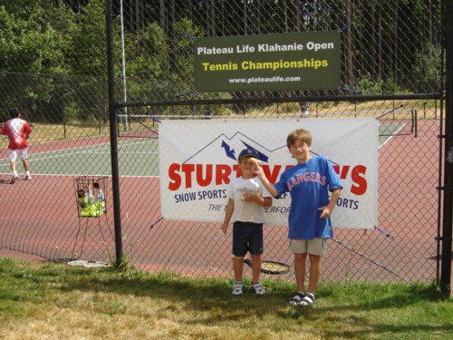 issaquahlive's tweet photo. #TBT 10 years ago at the Plateau Life Tennis Championships! Who Captured The Plateau Cup?! https://t.co/emYXtIPS9o https://t.co/AiDHg5S8Fb