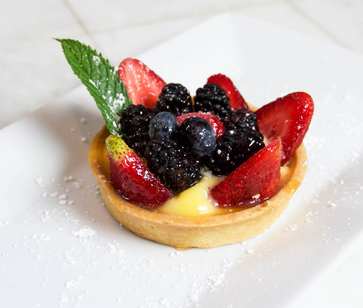 lokalseabar's tweet photo. Make Mondays a little sweeter. #eatlokal #sweettooth #chseats #bohicket https://t.co/oNMNiGpbZD