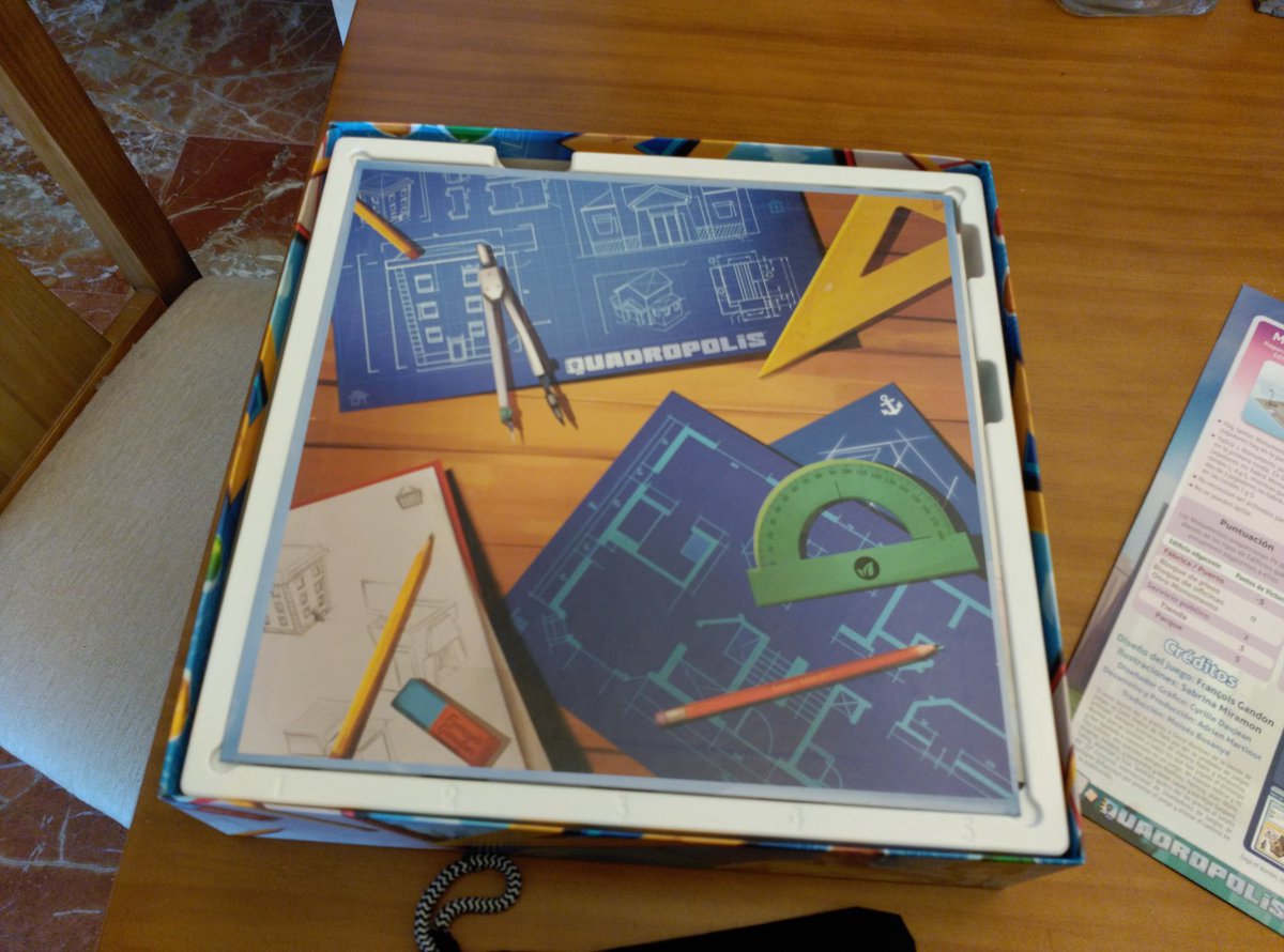 LitoraLudo's tweet photo. Partida a #Quadropolis modo experto. Hacía tiempo q no salía a la mesa. Mi mujer ganó por goleada con PV adicionales https://t.co/16ME6aMNc4