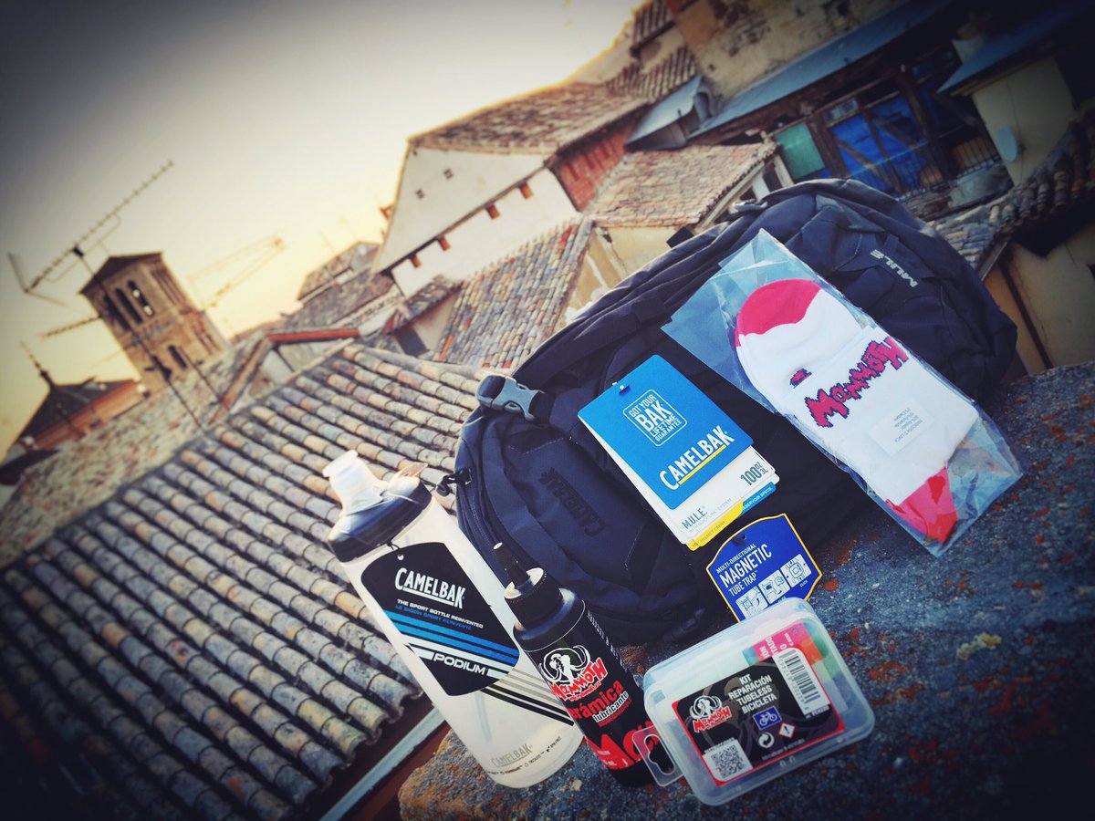JaviPatillas's tweet photo. Regalazos de @MundoMammoth @CamelBak del I concurso de fotografía #veranomammoth ... Gracias!!! https://t.co/bmS1bRqcBE