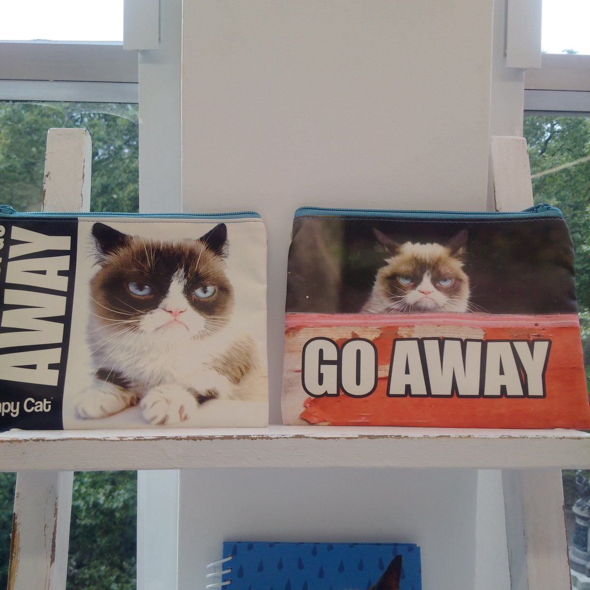 LifestyleSoul's tweet photo. Met @RealGrumpyCat today @Primark  :-D #PrimarkMeets https://t.co/gWYeibywPT