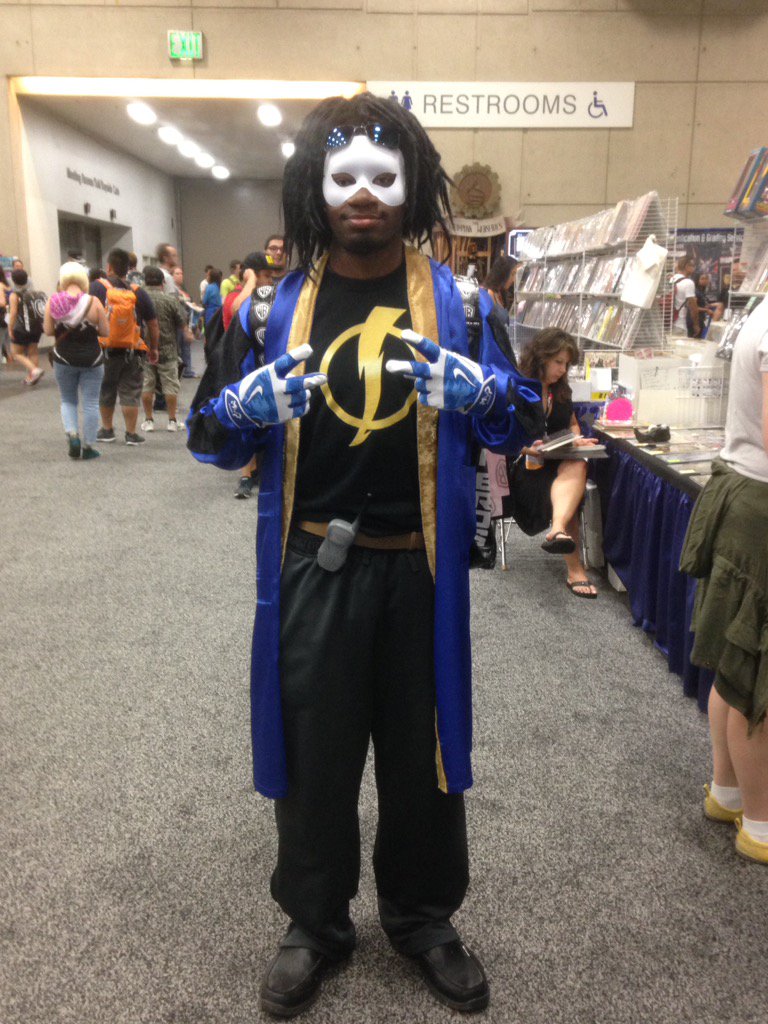 KennJamesxf22's tweet photo. My cosplay this year #StaticShock #VirgilHawkins #DCcomics https://t.co/gWjiRezI6o