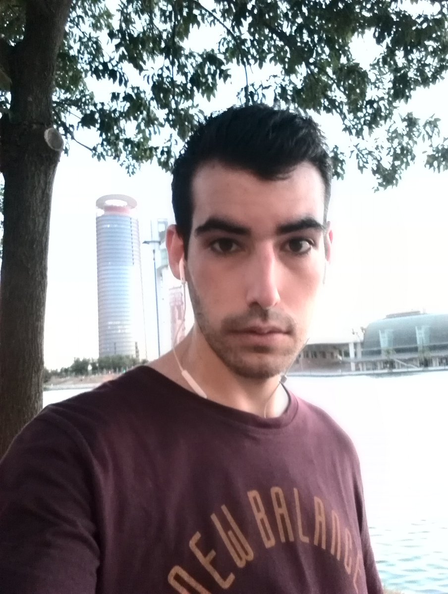 mcj_sfc's tweet image. Foto #postrunning #torrepelli Va sin postureo apenas.