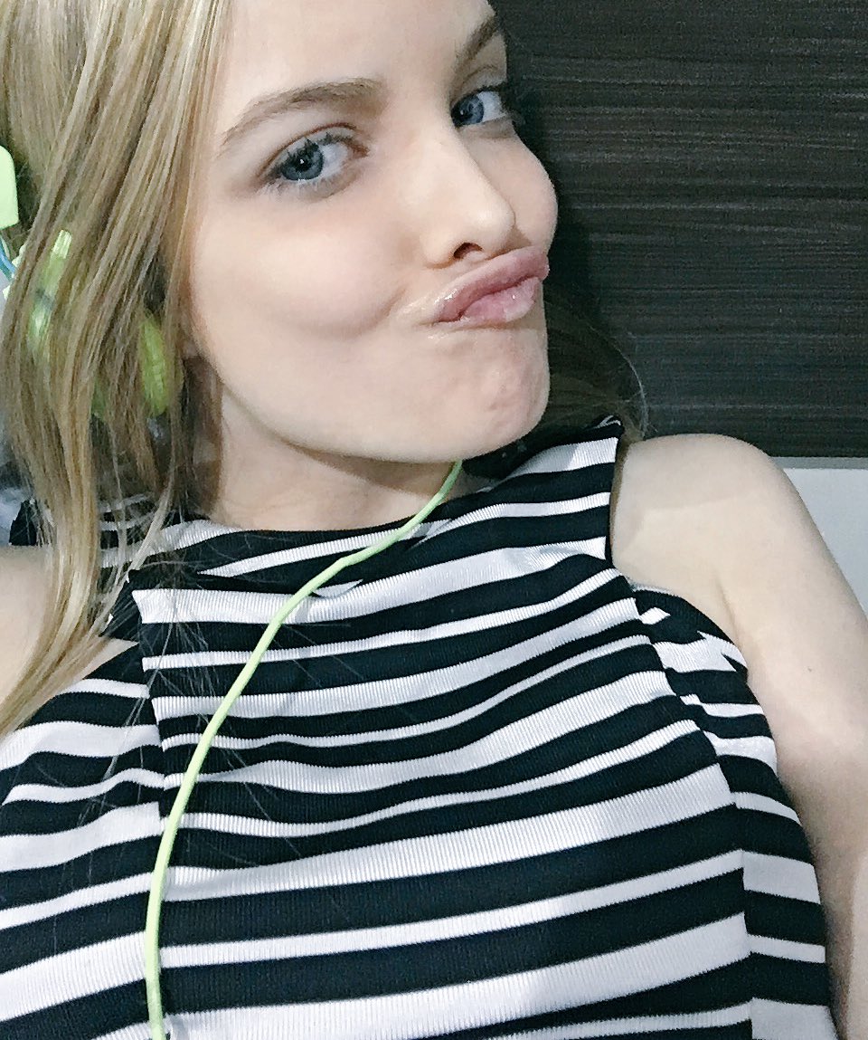 Fiquem com essa fotografia esplêndida minha com pomada na boca Hshshhshshsh