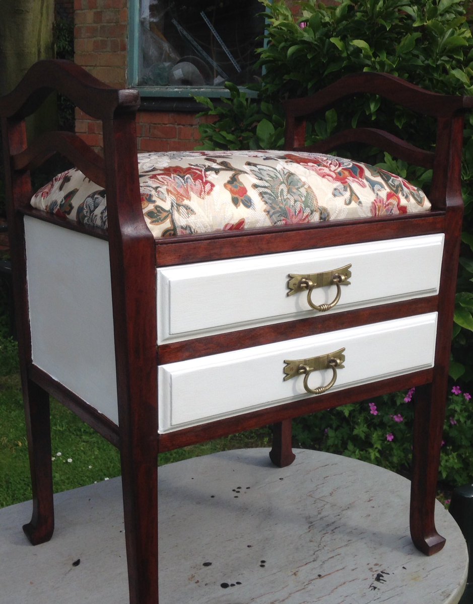 Piano stool with draws for sheet music