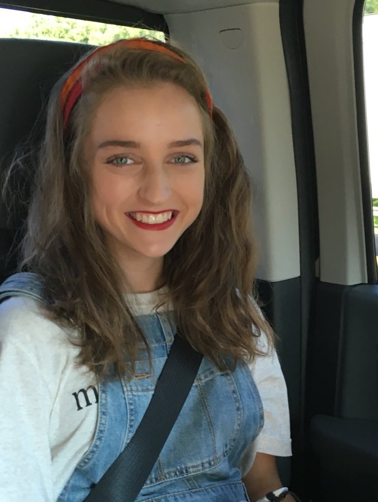 ok_robyn's tweet photo. Favorite daughter! https://t.co/OCPxvV2L70