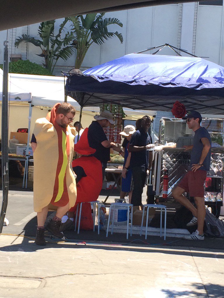 NechamaMama's tweet photo. It's hot out but never too hot for a #hotdog! @ROSIESjobs la Cienega farmers market 18th and La Cienega 1-7:30 https://t.co/CRD9uYZhrG
