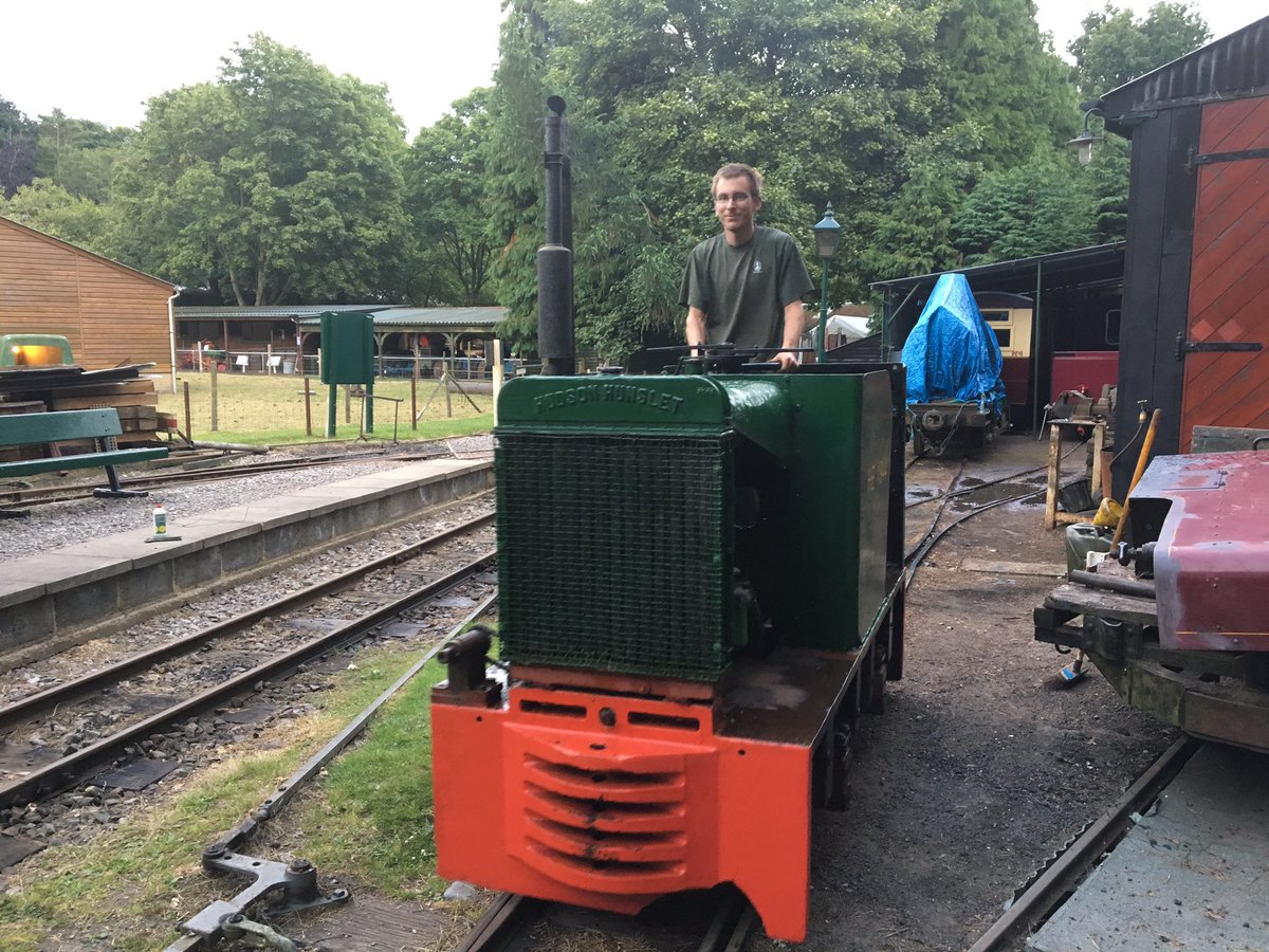 Playing with trains w/ <a href="/AshBlackthorn/">Ash Blackthorn</a> 🚂