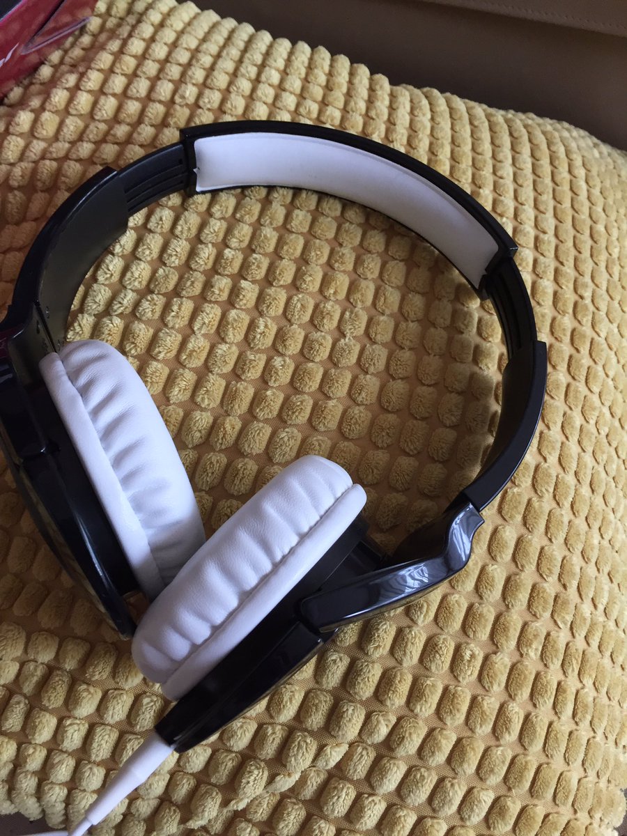 knd2m3f's tweet photo. このヘッドホン買いましたん https://t.co/nPV1RB5AOT