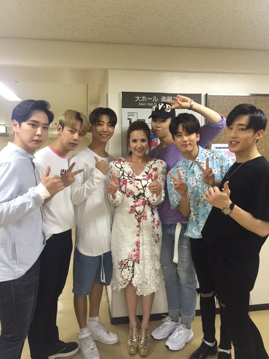 정말 1년 6개월만에 다시 잠시 잡은 마이크^^내조와 육아와 유학생으로 지내는 내게는,떨림 아닌 긴장과 설렘이 가득했던 K-POP Festival in Tokyo무대!반가운 B.A.P과 함께했어요.