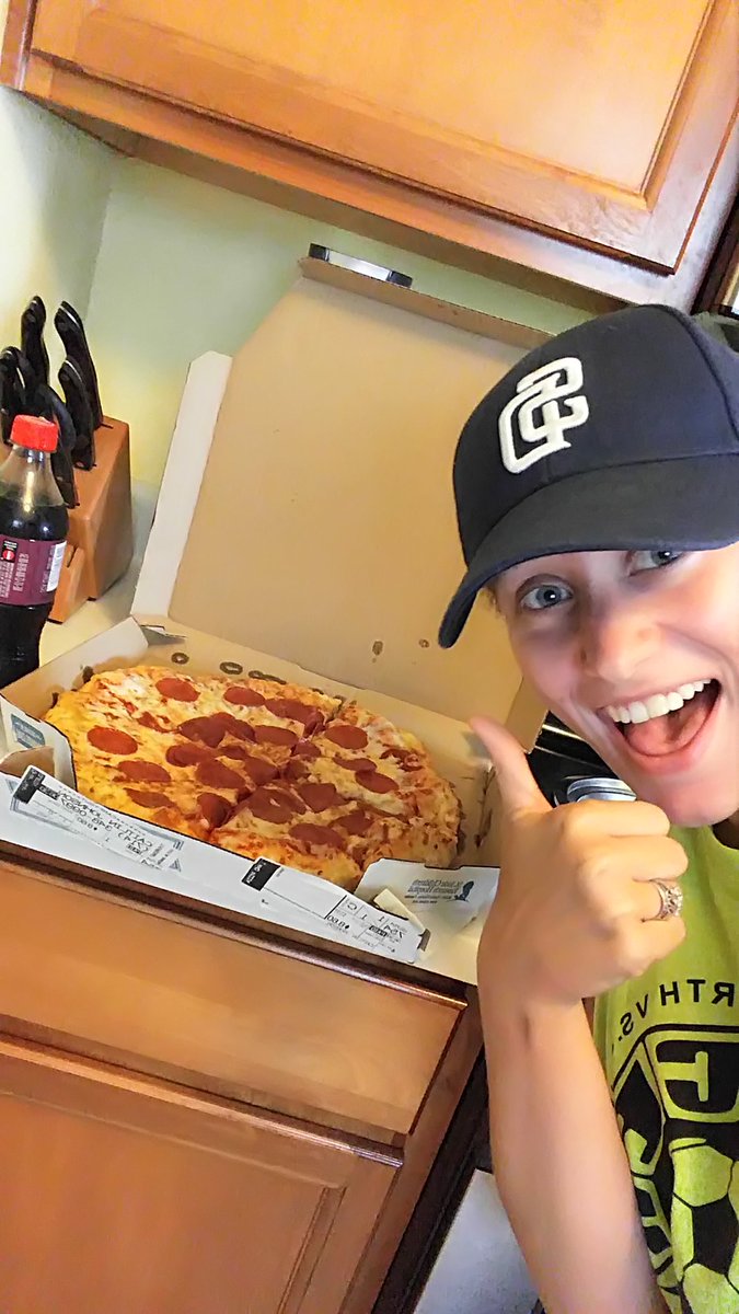 CallMeCaity91's tweet image. Thanks guys #TheInternetMadeMeDoIt