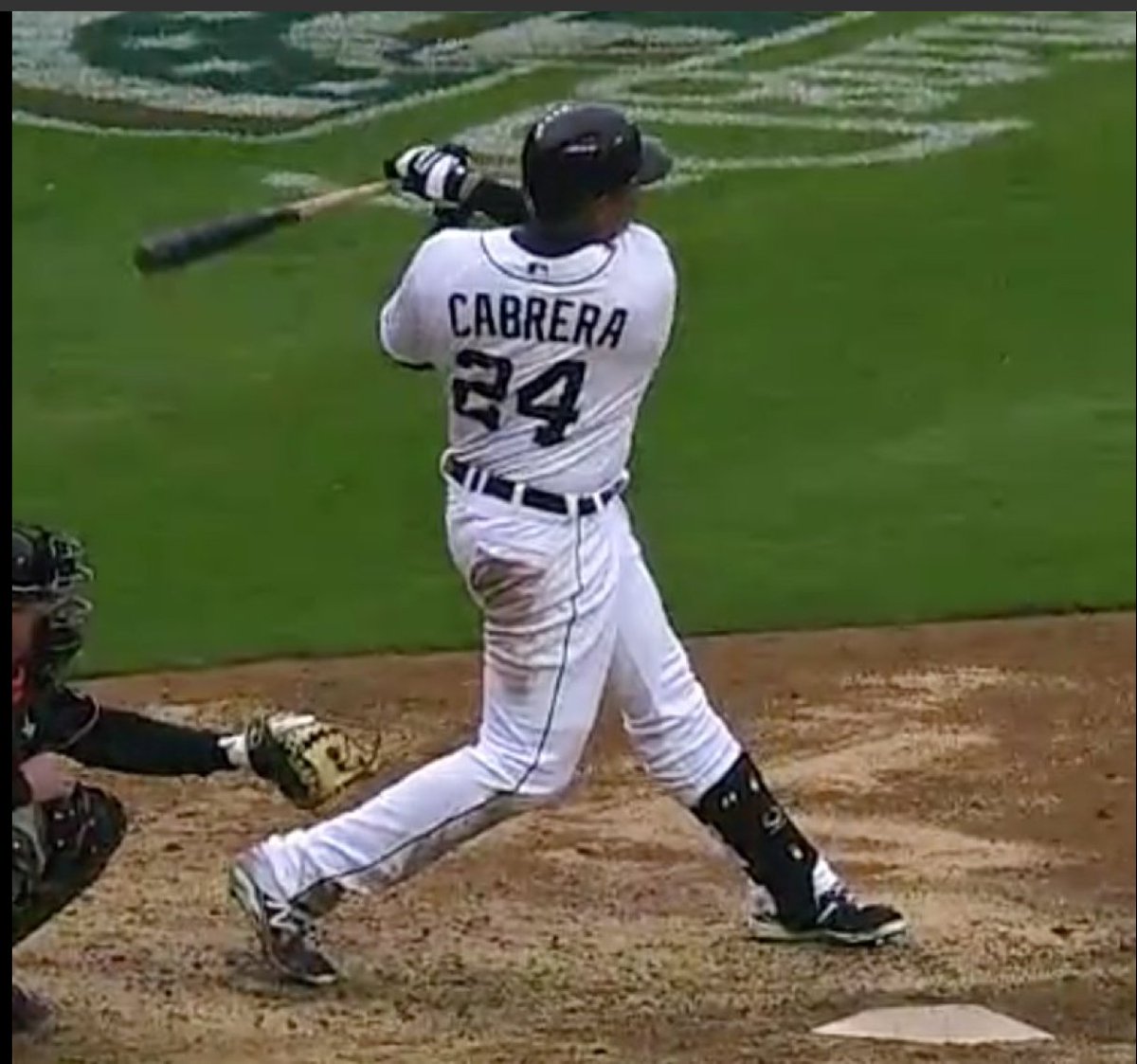 CoachLisle's tweet image. Many coaches don&apos;t think the finish is important. What do you notice about these 4? #TorsoRotation