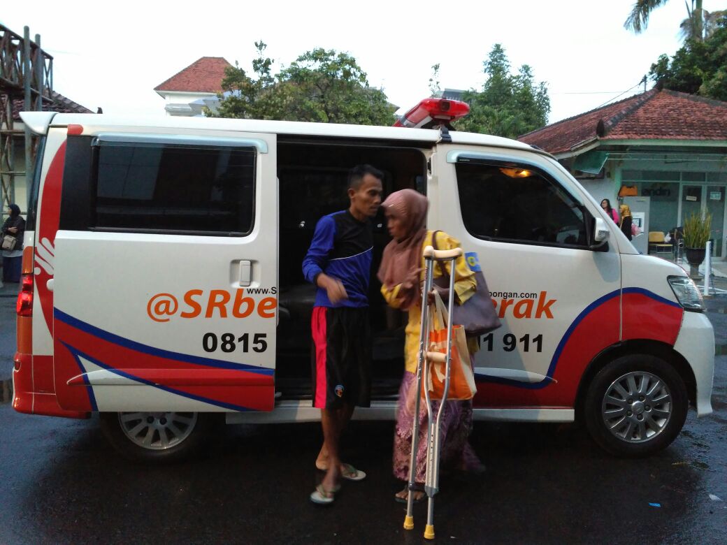 SRbergerak's tweet image. MTSR mengantar Bapak Rukamto (39, Patah Tulang) untuk terapi tulang di RSO. #SRsoloraya  via @RizqiRizqie
