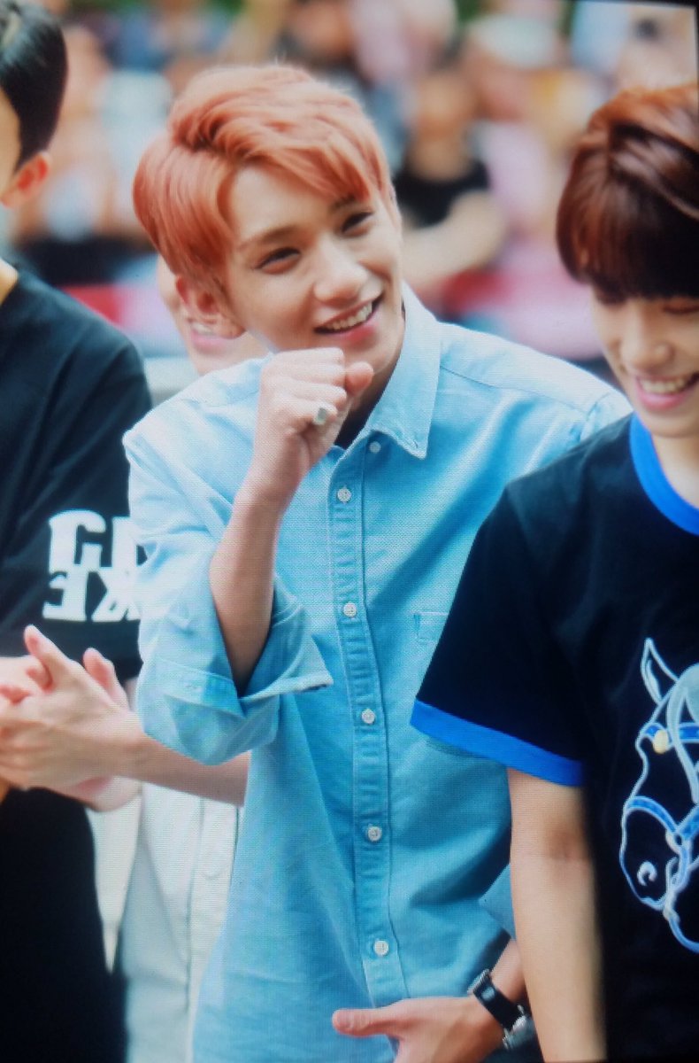 thinkofme1230's tweet photo. 160723 뮤뱅출근 #세븐틴 #조슈아 #지수 #Joshua #Seventeen @pledis_17 https://t.co/LEvaRKNHrY