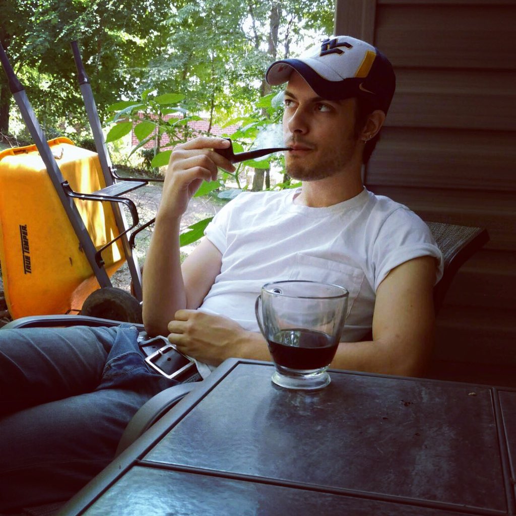 TristenSmith_'s tweet photo. Not sure if it's classy or redneck, but enjoying a pipe after a good song write #songwriter #country #music #chillin https://t.co/BieoCH8diz