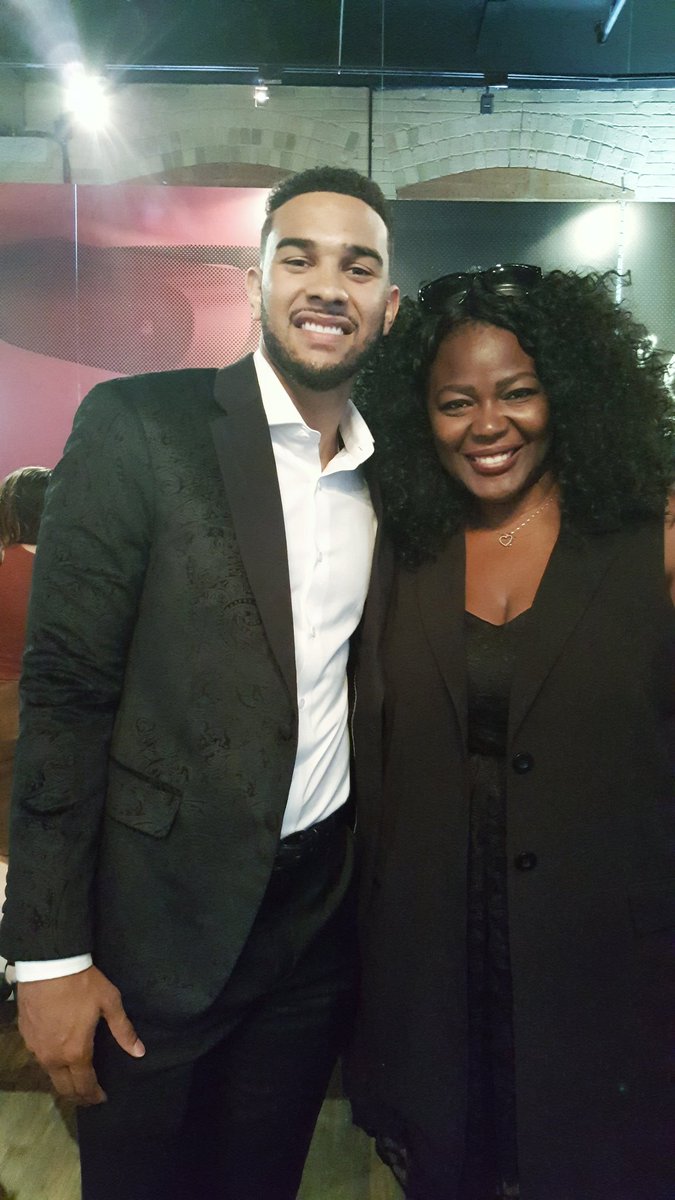 TheAssaCisse's tweet photo. You know your night is made already when meet #Coreyjoseph from the @Raptors #lgsocialclub @LGCanada https://t.co/ZxTmJDJm6R