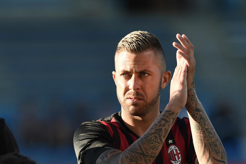 A group of Chinese investors is buying AC Milan for $827 million on.forbes.com/6013BIe8X
