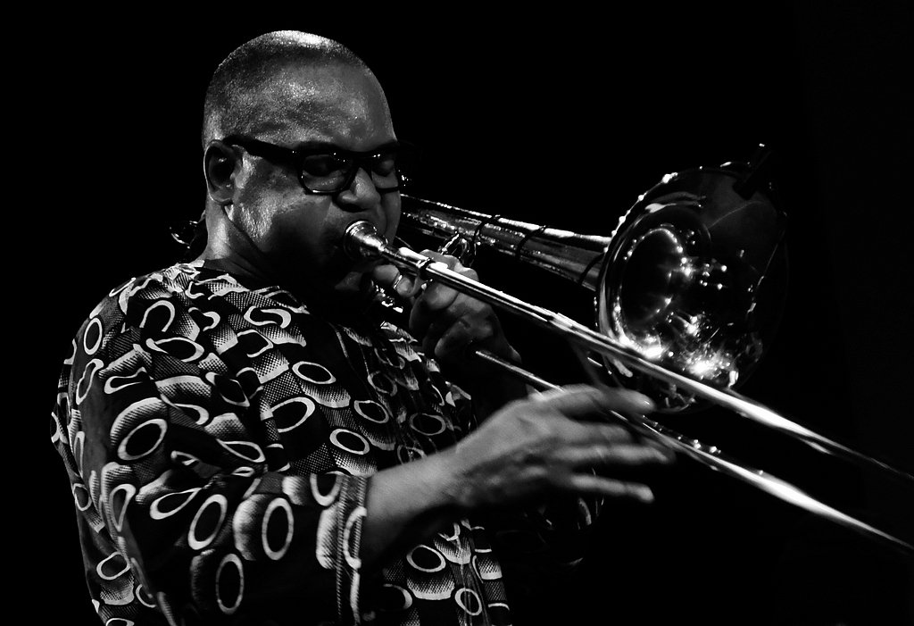 corepic's tweet photo. Joseph Bowie @ domicil jazz club
#jazz #new_language #trombone #JosephBowie https://t.co/M95K30jqx3