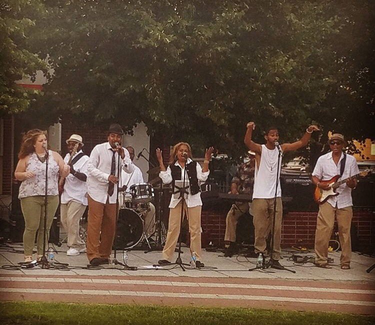 Zero360Band's tweet image. Special thanks to all of our families, friends and fans who came out tonight to the #NewRochellePublicLibrary.