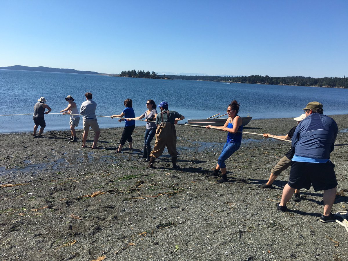 GenTremblaze's tweet photo. Collected oodles of fish + 2 nudibranch during morning seining w @Fishguy_FHL fish team #FHL2016 #WhiteleyCenter https://t.co/Sb9TNDADP2